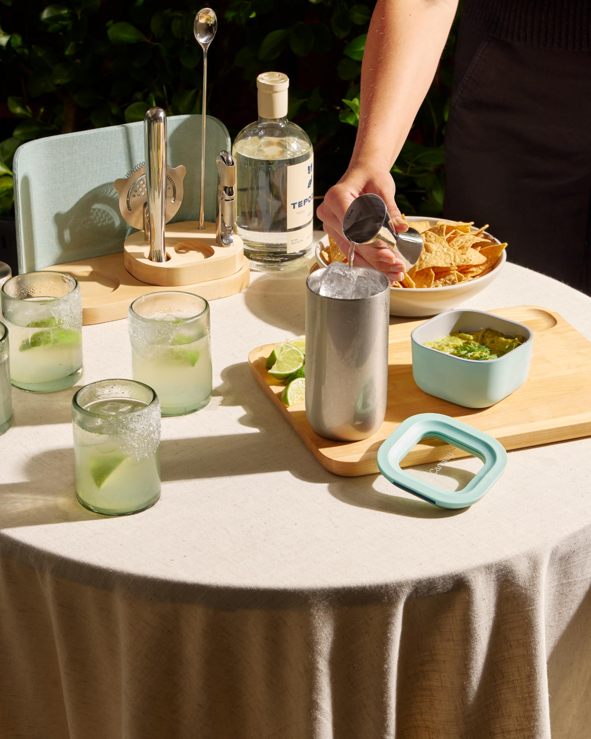 Caraway Set de Bar Complet 9 Pièces — Shaker, Jigger, Pilon, Tire-bouchon, Passoire, Cuillère à Barre, Organisateur Aimanté — Manhattan Red